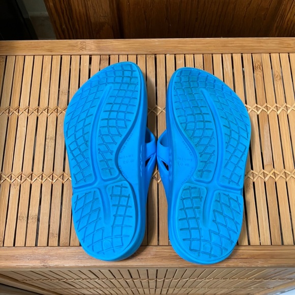 OOFOS Shoes Oofos Aqua Blue Toe Post Recovery Sandals Wgreat Arch